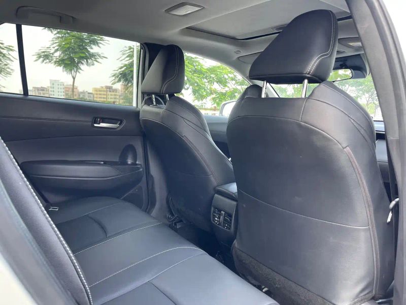 alphard corolla_cross
