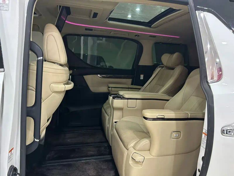 alphard crown