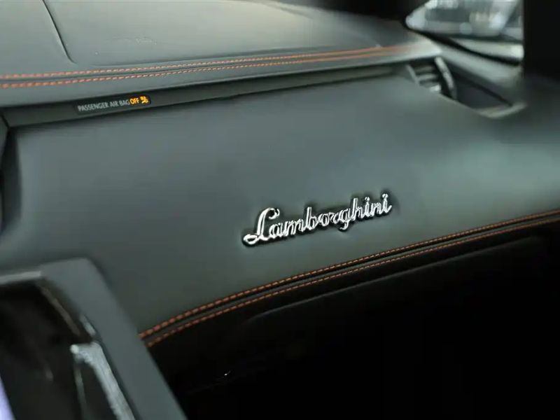 Lamborghini supercar