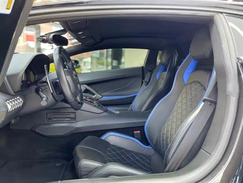 Lamborghini supercar