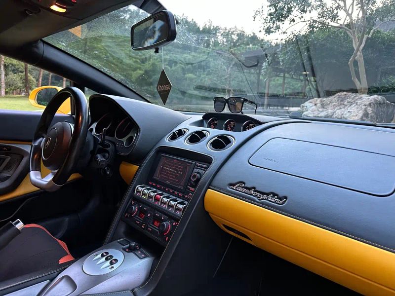 Lamborghini sports_car