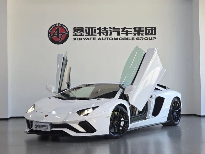 Lamborghini supercar