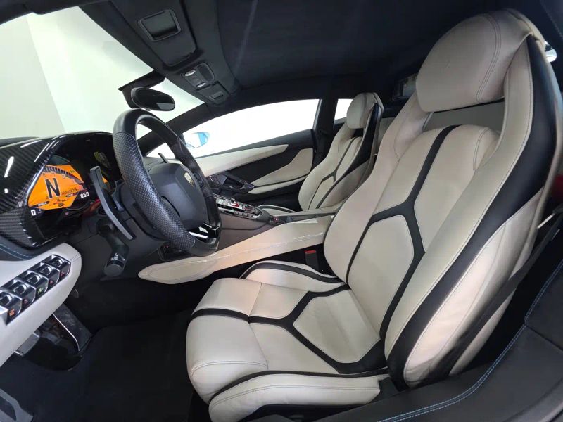 Lamborghini supercar