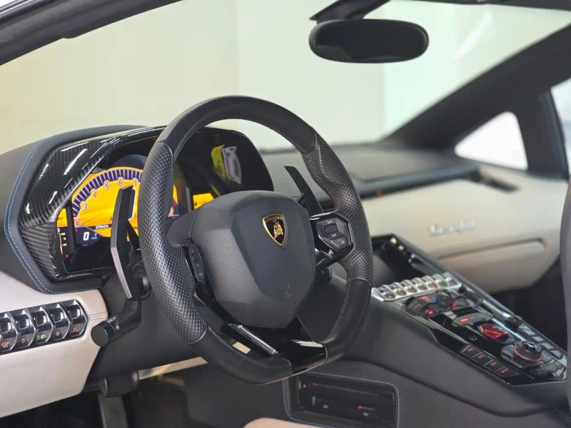 Lamborghini supercar