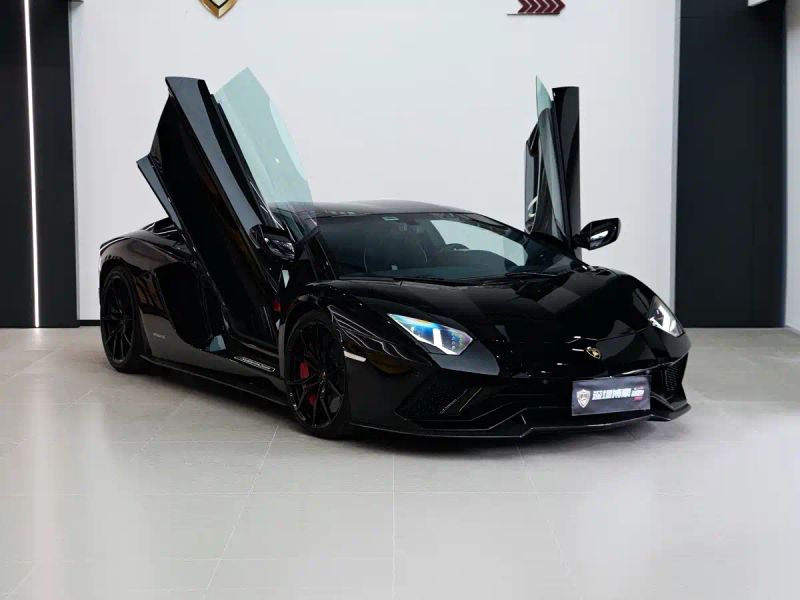 Lamborghini supercar