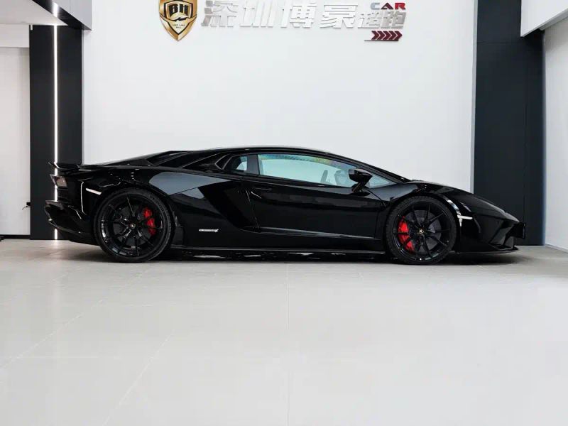 Lamborghini supercar