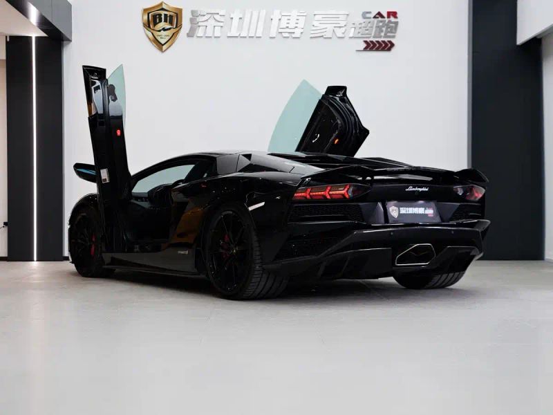 Lamborghini supercar