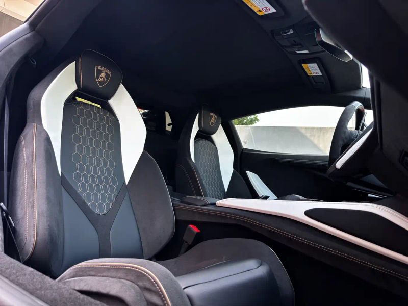 Lamborghini supercar