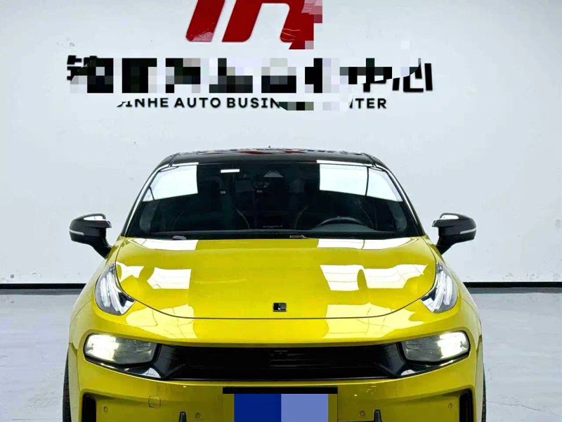 Lynk&co 03