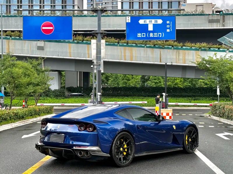 california ferrari_812