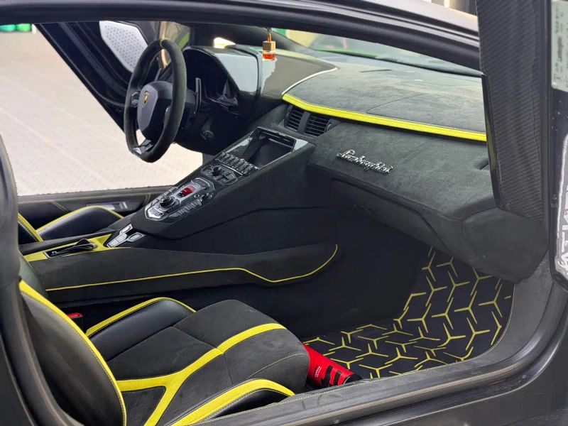 Lamborghini supercar
