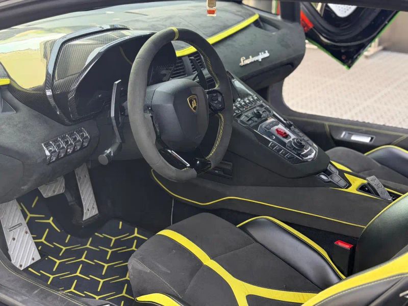 Lamborghini supercar