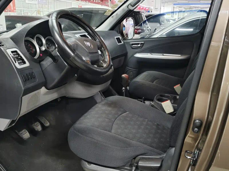 tuoyano van