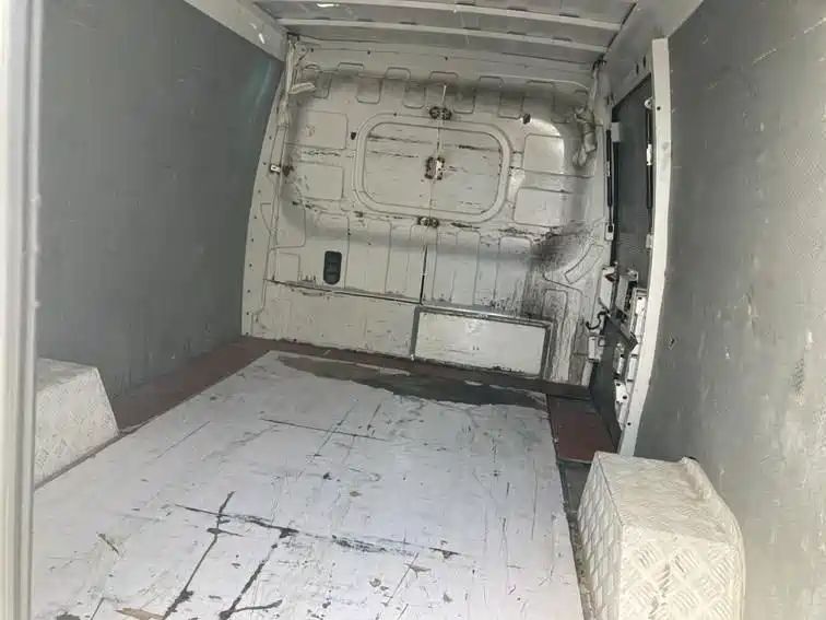 tuoyano van