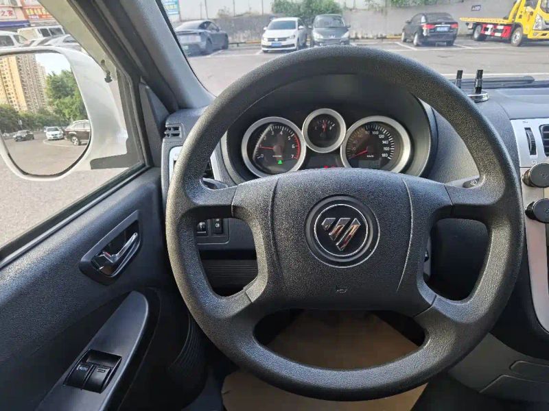 tuoyano van
