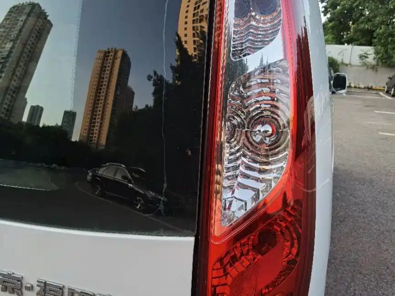 tuoyano van