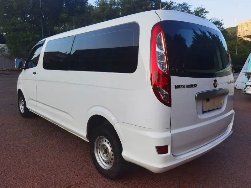 tuoyano van