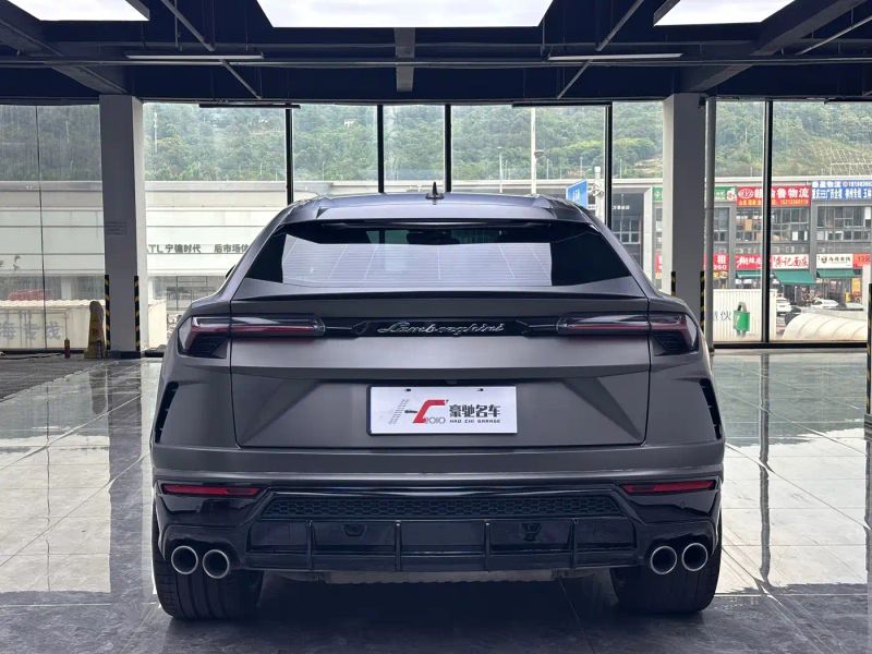 Lamborghini urus