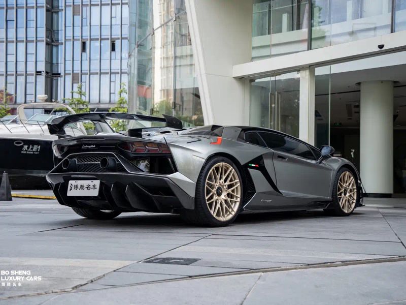 Lamborghini supercar