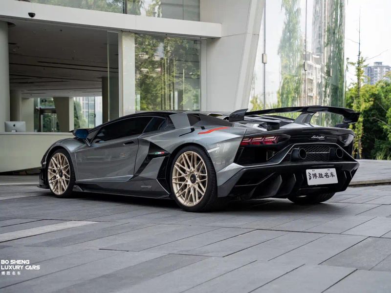 Lamborghini supercar
