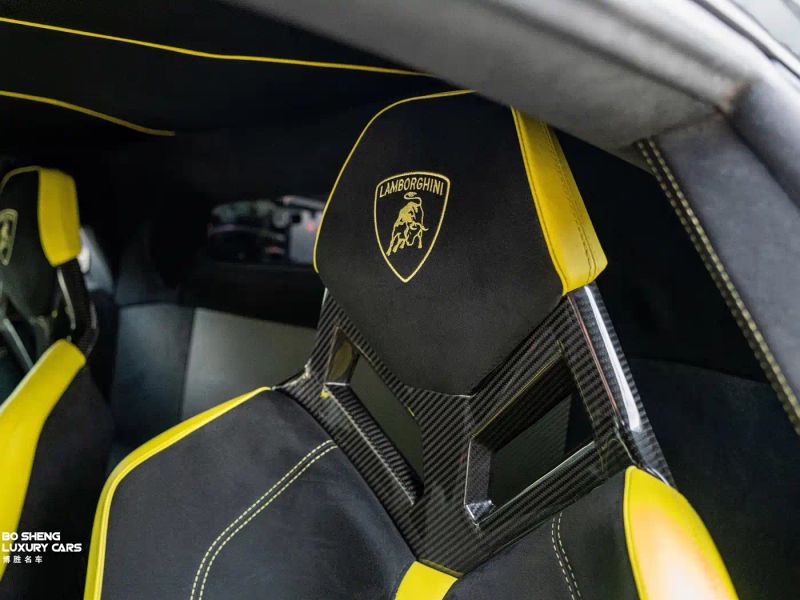 Lamborghini supercar