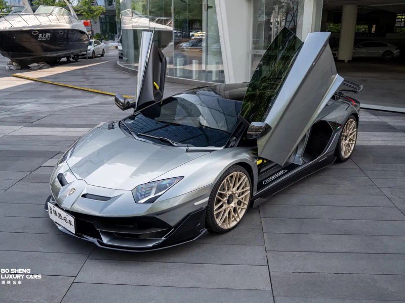 Lamborghini supercar