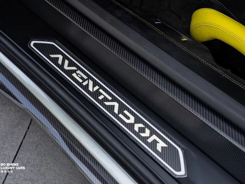 Lamborghini supercar