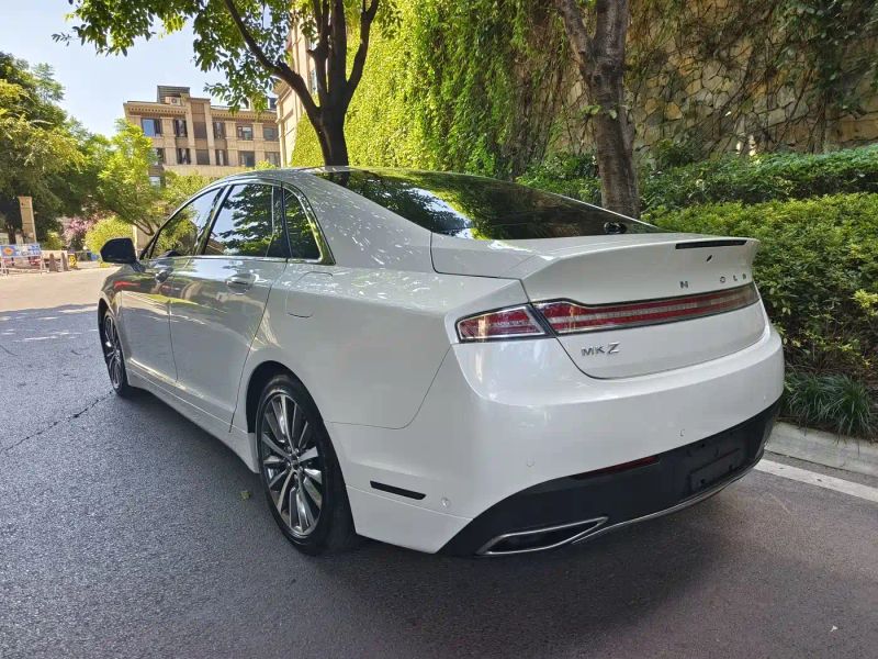 navigator mkz