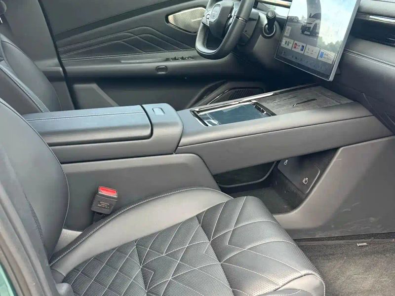 Lynk&co model10