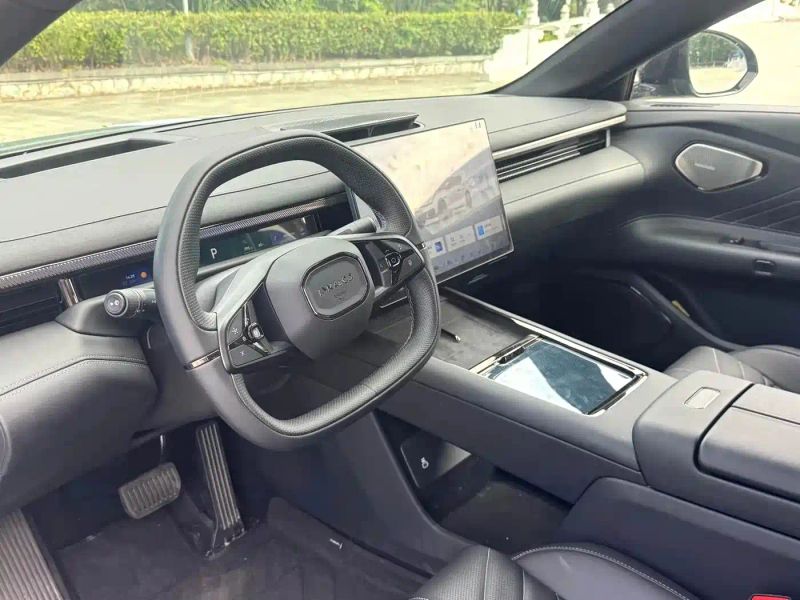 Lynk&co model10