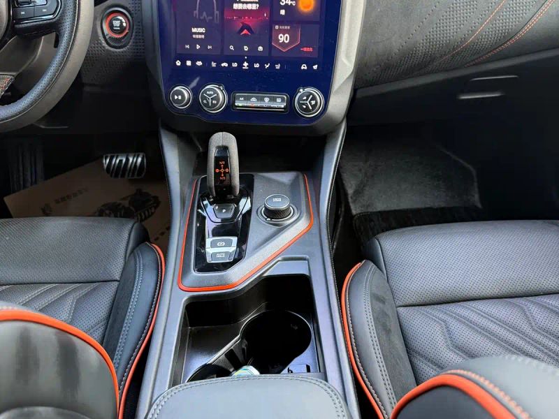 Lynk&co 02