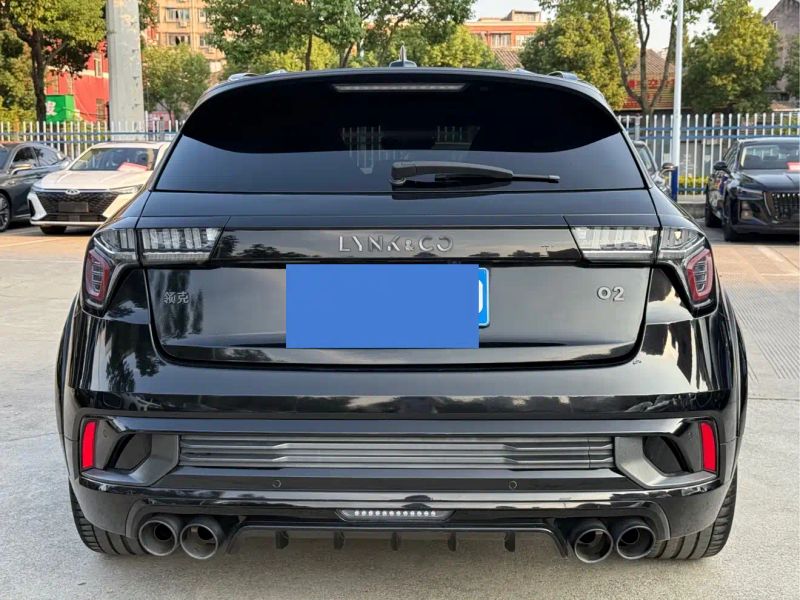 Lynk&co 02