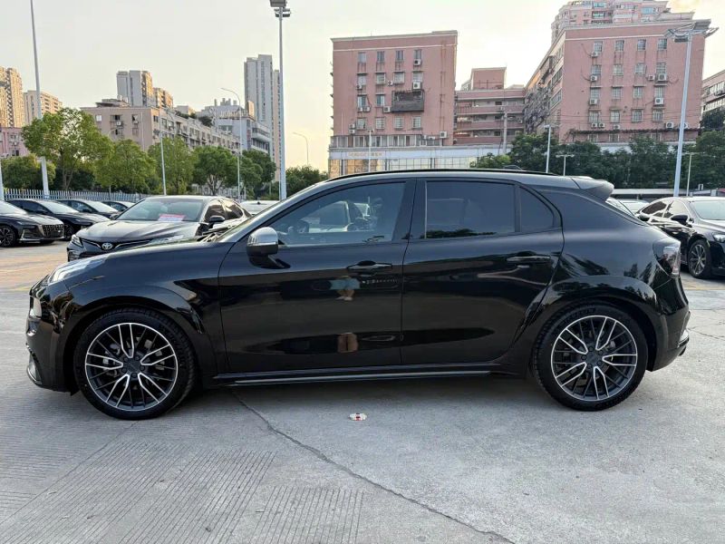 Lynk&co 02