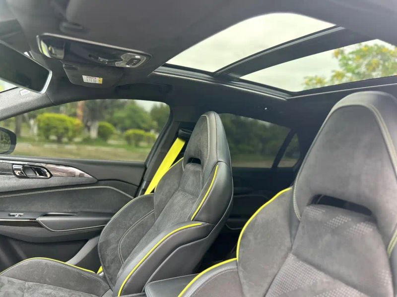 Lynk&co 03