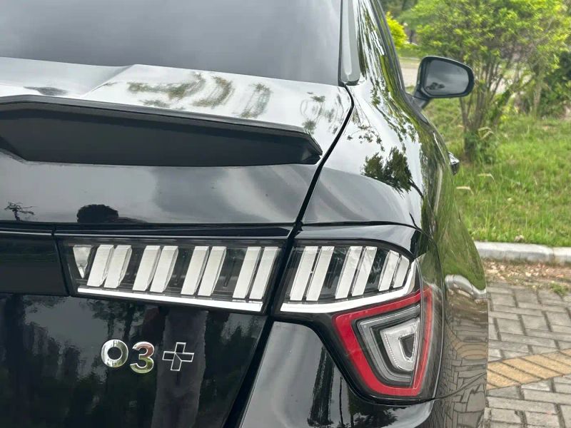 Lynk&co 03
