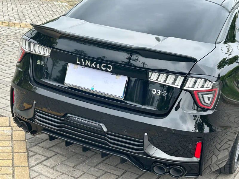 Lynk&co 03