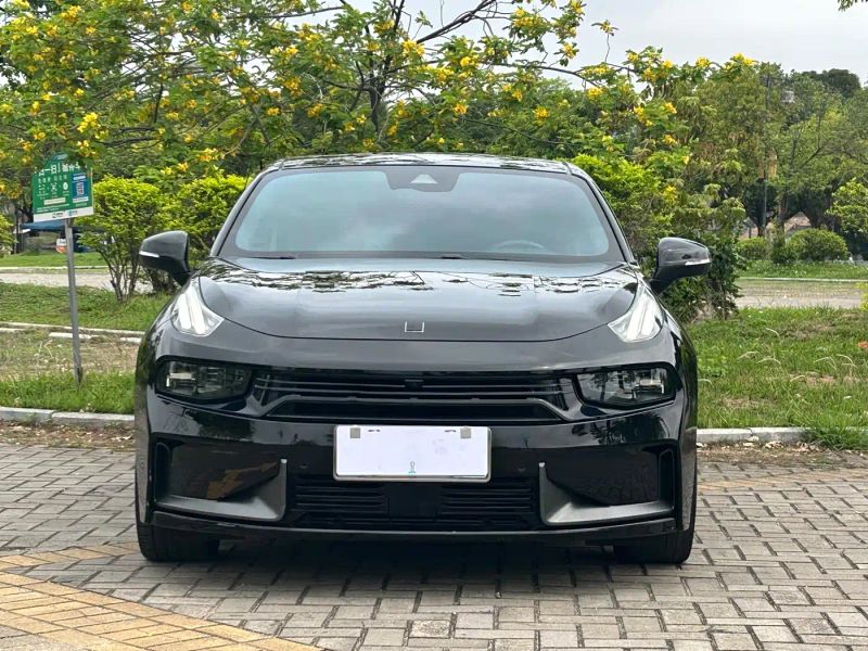 Lynk&co 03