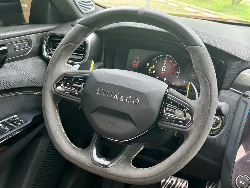 Lynk&co 03