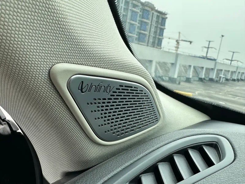 Lynk&co 01