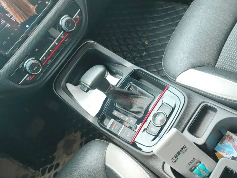 Qoros 5