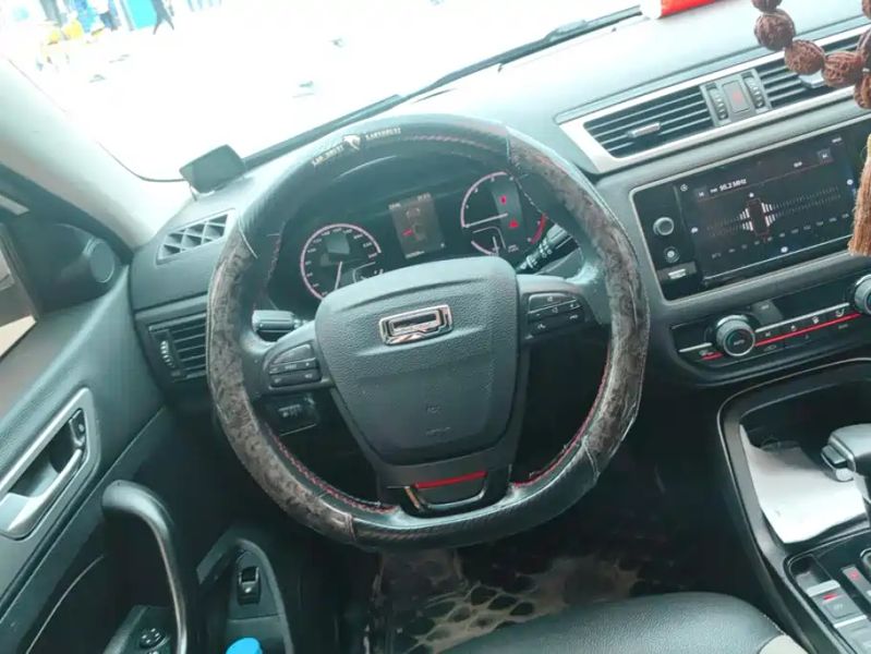 Qoros 5