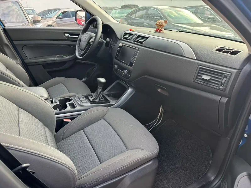 Qoros 5