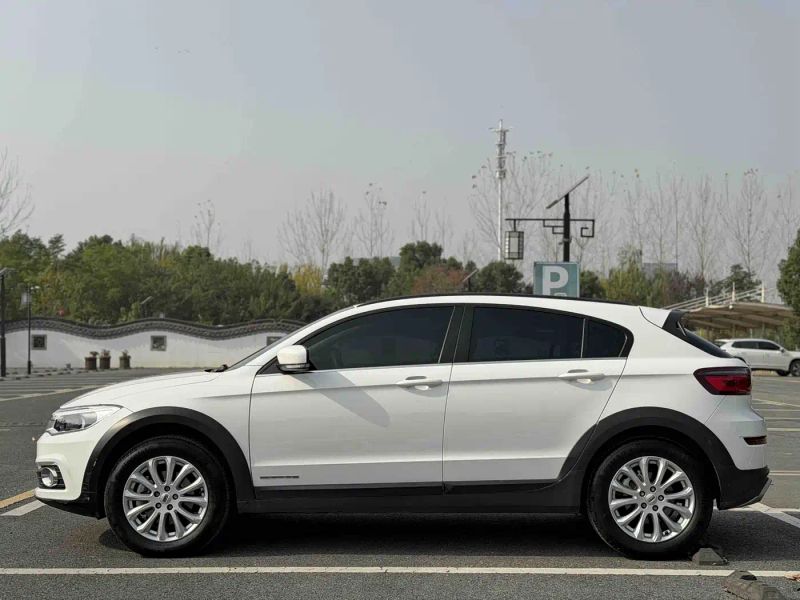 Qoros 3