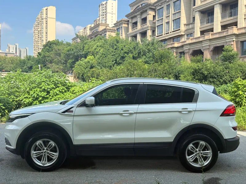 Qoros qoros_5