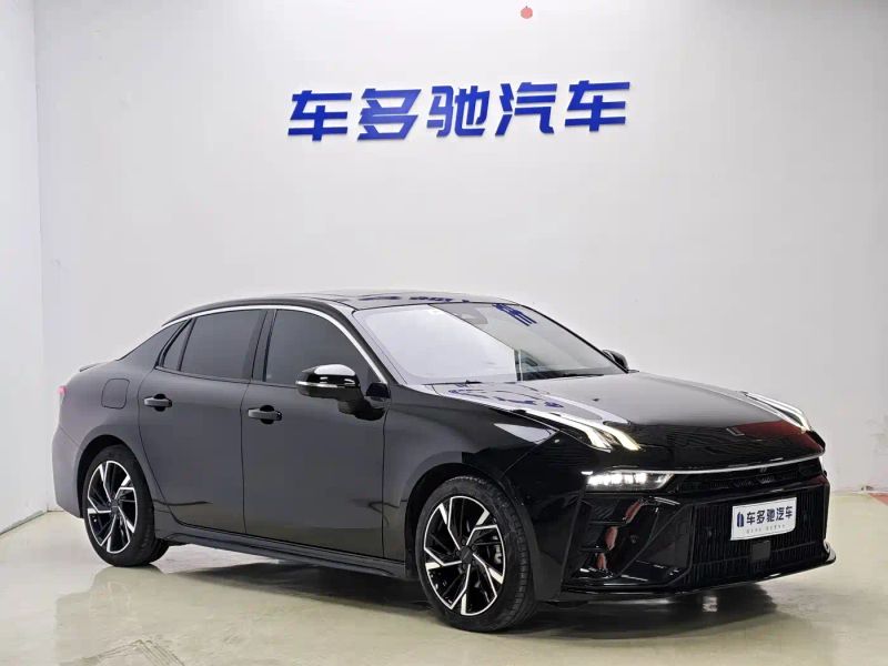 Lynk&co 03