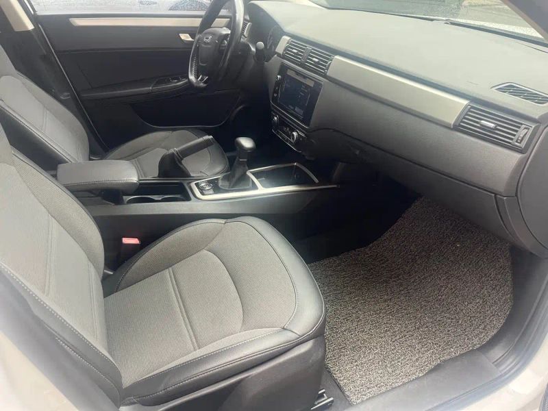 Qoros 3