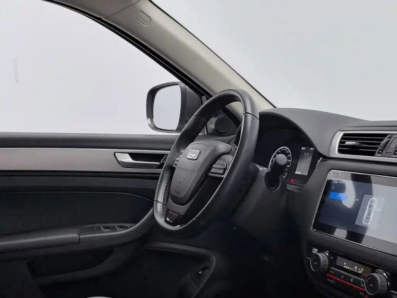 Qoros 5