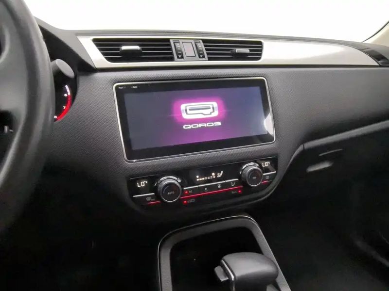 Qoros 5