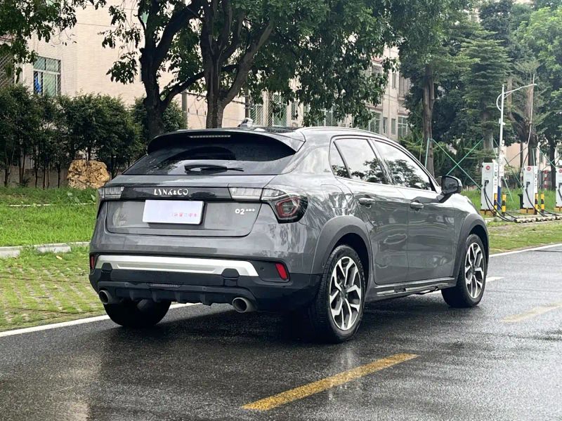 Lynk&co 02