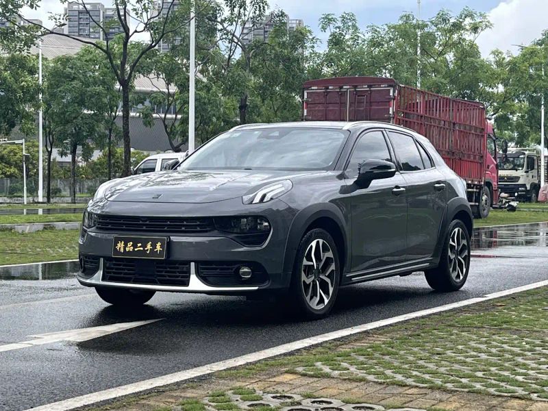 Lynk&co 02